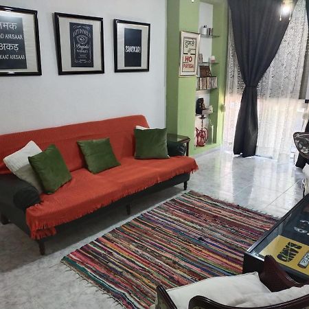 An Indian Bollywood Sevilla Experience - For Families, Couples & Business Trips Exteriör bild